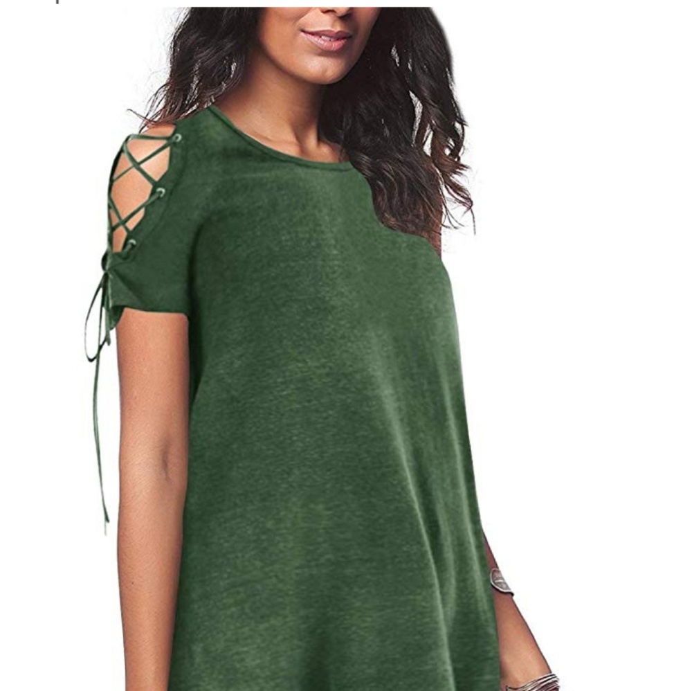 Cold shoulder tee Nwot